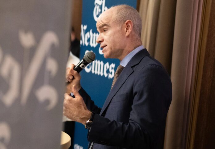 (New York Times photo of Joe Kahn)